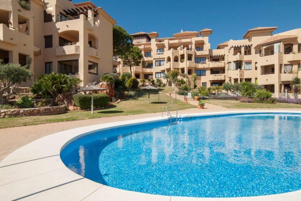 Lejlighed 035 - Bright And Relaxing Two Bedroom With Sea Views From The Gardens